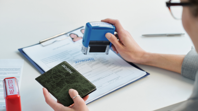 Lệ phí visa Việt Nam phụ thuộc vào loại thị thực và thời hạn cụ thể theo quy định của cơ quan nhà nước