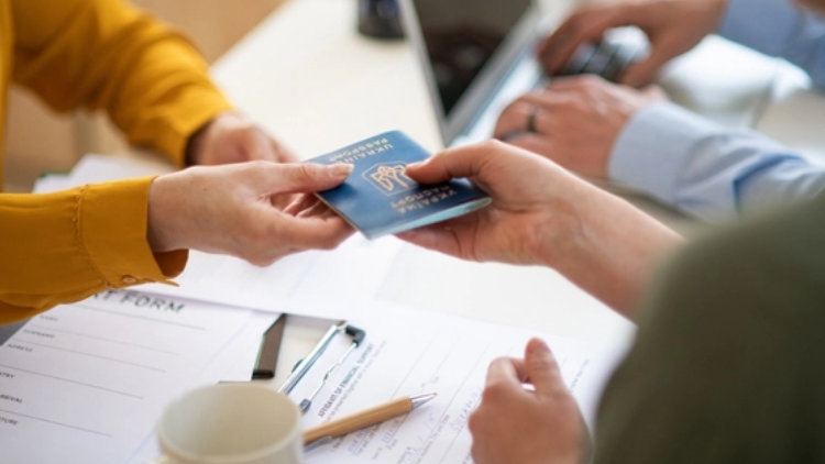 Tùy thuộc vào diện xin visa cụ thể, hồ sơ sẽ bao gồm những tài liệu khác nhau